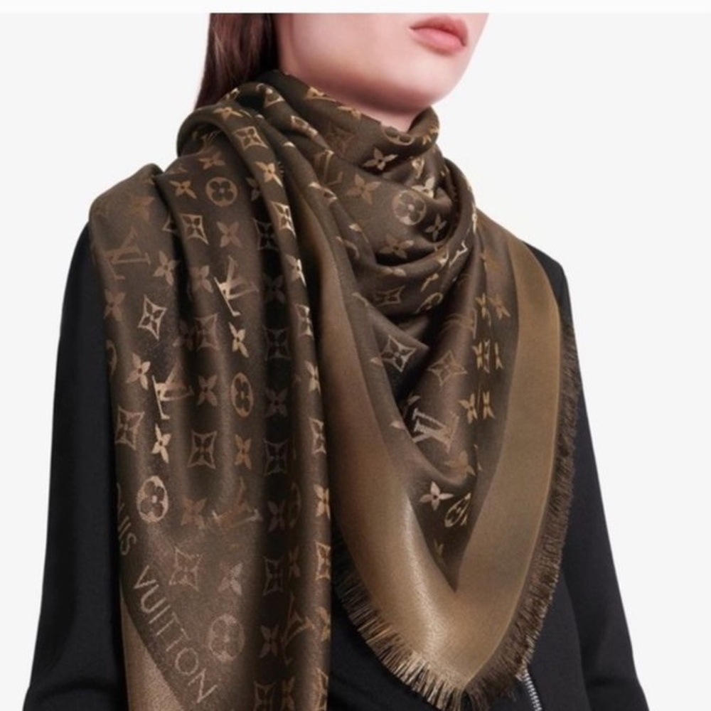 Louis Vuitton Shawl